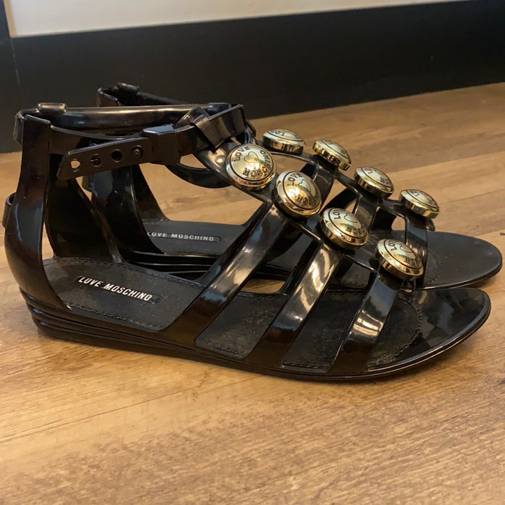 Black fashion sandals